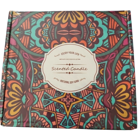 New In Box 4 Pc Colorful Scented Candle Set - Picture 2 of 7